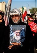 مشاهدُ الوفاء: العراقیون یودّعون القائدَ الشهید بقلوبٍ دامعة