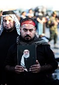 مشاهدُ الوفاء: العراقیون یودّعون القائدَ الشهید بقلوبٍ دامعة