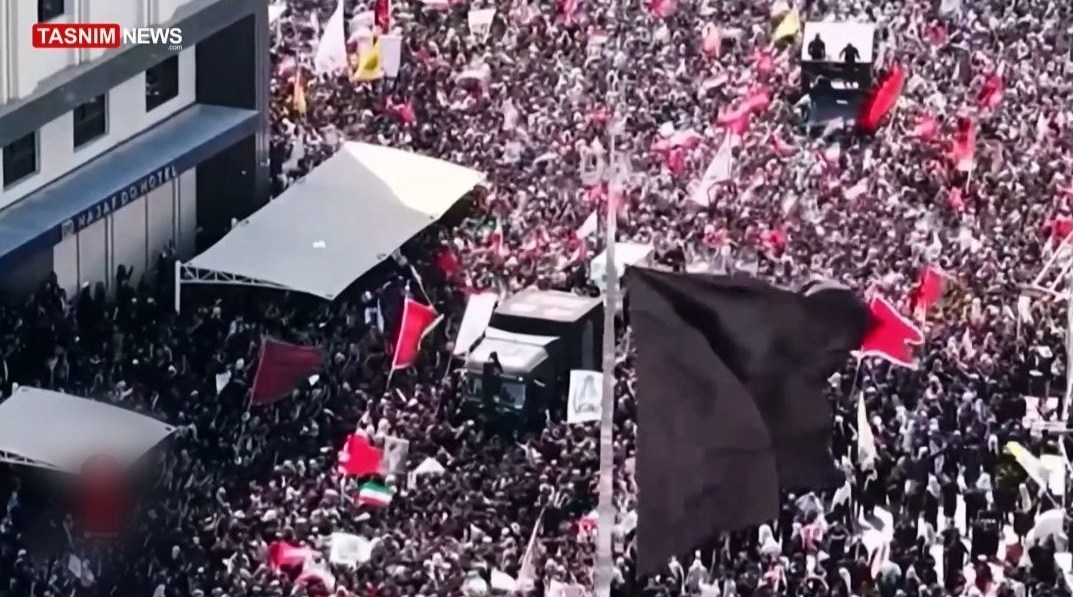 تشییع آیت‌الله‌العظمی سید علی خامنه‌ای , تشییع امام شهید , تشییع رهبر شهید , بدرقه آقای شهید ایران , آیت‌الله سید علی خامنه‌ای , شهید امام خامنه ای (ره) , شهر نجف اشرف , کشور عراق , 