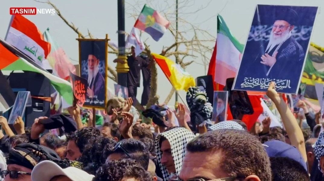تشییع آیت‌الله‌العظمی سید علی خامنه‌ای , تشییع امام شهید , تشییع رهبر شهید , بدرقه آقای شهید ایران , آیت‌الله سید علی خامنه‌ای , شهید امام خامنه ای (ره) , شهر نجف اشرف , کشور عراق , 