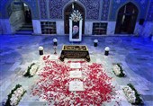 مشهد تحتضن قائدها... الشهادة تخطف الجسد، لکن العشق یبقى