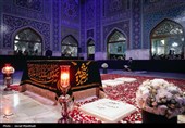 حضور مردم عزادار بر مزار مطهر رهبر شهید انقلاب اسلامی