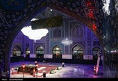 حضور مردم عزادار بر مزار مطهر رهبر شهید انقلاب اسلامی