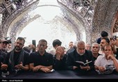 حضور مردم عزادار بر مزار مطهر رهبر شهید انقلاب اسلامی