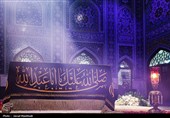 حضور مردم عزادار بر مزار مطهر رهبر شهید انقلاب اسلامی