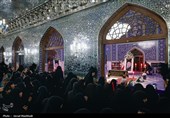 حضور مردم عزادار بر مزار مطهر رهبر شهید انقلاب اسلامی