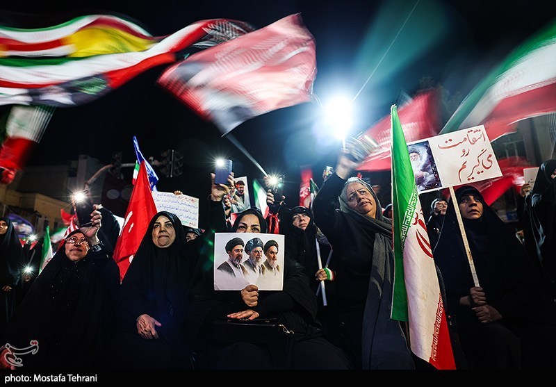 سخنرانی حمید رضا مقدم فر در میدان شهدا