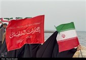 زنجیره انسانی «جان‌فدایان خلیج‌فارس» در بندرعباس