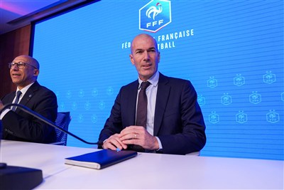 زیدان: پیشنهادهای زیادی را رد کردم/ برای چالش جدید آماده هستم