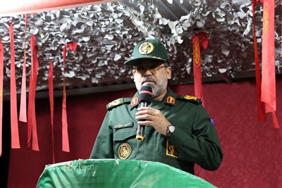 پیام ما به دشمن روشن است؛ ملت و مسئولان یک مشت واحد خواهند بود