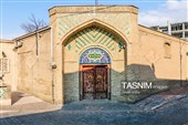بنای رخت‌شوی‌خانه یا مجموعهٔ تاریخی رخت‌شوی‌خانه در قلب بافت تاریخی شهر زنجان که منطبق بر حصار قدیمی شهر می‌باشد، در یک منطقهٔ پرتراکم مسکونی قرار دارد.این بنا در حال حاضر تعمیر و مرمت شده و به عنوان موزهٔ مردم‌شناسی مورد استفاده قرار می‌گیرد و مردم می‌توانند از آن بازدید کنند. مجموعه‌‌ ی تاریخی‌ رخت‌شوی‌خانه‌، در فهرست‌ آثار تاریخی ایران‌ به‌ ثبت‌ رسیده‌ است‌