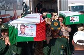 استقبال حماسی زائران از پیکر مطهر پنج شهید اربعین در مرز مهران