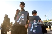 پیاده روی زائرین اربعین حسینی به یاد رهبر شهید انقلاب