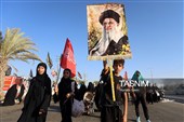 پیاده روی زائرین اربعین حسینی به یاد رهبر شهید انقلاب