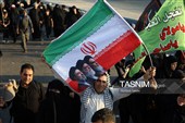 پیاده روی زائرین اربعین حسینی به یاد رهبر شهید انقلاب