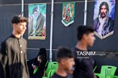 پیاده روی زائرین اربعین حسینی به یاد رهبر شهید انقلاب