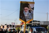 پیاده روی زائرین اربعین حسینی به یاد رهبر شهید انقلاب
