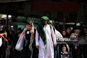 پرچم سرخ انتقام بر دوش زائران حسینی در مرز خسروی