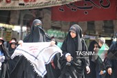 پرچم سرخ انتقام بر دوش زائران حسینی در مرز خسروی