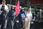 پرچم سرخ انتقام بر دوش زائران حسینی در مرز خسروی