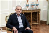 بزشکیان لـ"عاصم منیر": سیاسة القوة والتهدید الأمریکیة لن تفضی إلى حلول