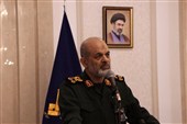 سرلشکر وحیدی: رزمندگان اسلام مسلح‌ترین ارتش تاریخ را به زانو در آوردند