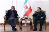 اللواء رضائی: إیران وباکستان تشکلان عمقاً استراتیجیاً لبعضهما البعض