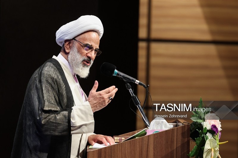 حاجی‌صادقی: پیام‌های رهبر انقلاب خشم و انفعال دشمنان را رقم می‌زند نماینده ولی فقیه در سپاه گفت: جنگ شناختی شکست استکبار را پنهان نمی‌کند. 7 دقیقه پیش