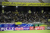 دیدار تیم های فوتبال فجر شهید سپاسی شیراز و ذوب آهن اصفهان