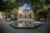مدرسه علمیه جهانگیرخان، واقع در شهر قم و در نزدیکی مسجد جامع این شهر، یکی از جاذبه های تاریخی و فرهنگی ایران به شمار می آید.
