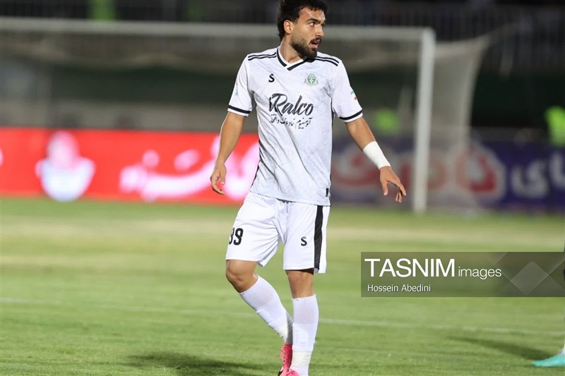 فوتبال , تیم فوتبال تراکتور تبریز , تیم فوتبال پرسپولیس , استقلال , لیگ برتر فوتبال , 