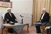 آیت‌الله مکارم شیرازی: دولت باید کنترل بیشتری بر قیمت‌ها داشته باشد