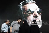 حضور خانواده شهید امیر علی حاجی زاده فرمانده شهید نیروی هوا و فضا سپاه پاسداران انقلاب اسلامی در دویستُمین شب حماسه حضور در میدان ابوذر تهران