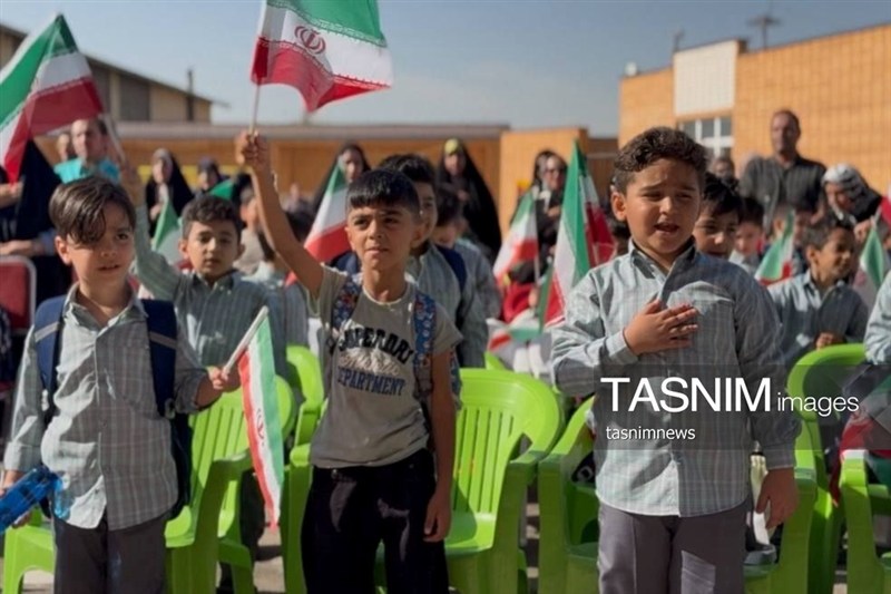 لبخند مهر بر چهره دانش‌آموزان نیازمند اردبیل