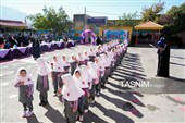 بدرقه فرزند شهید کوه‌خیل در نخستین روز مدرسه