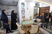 بدرقه فرزندان شهدا تا مدرسه