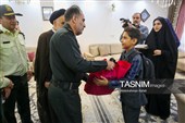 بدرقه فرزندان شهدا تا مدرسه