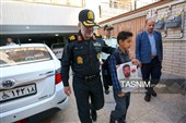 بدرقه فرزندان شهدا تا مدرسه