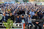 بدرقه فرزندان شهدا تا مدرسه