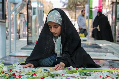 مهمانی لاله‌ها در سمنان؛ اینجا گل‌ها فقط روی مزار شهدا نمی‌نشینند