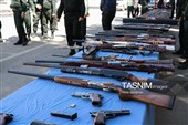 نمایشگاه کشفیات سلاح‌های غیرمجاز در البرز
