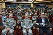 امیر حسین  ولیوند فرمانده  سابق دافوس ارتش ، امیر دریادار حبیب‌الله سیاری رئیس ستاد و معاون هماهنگ‌کننده ارتش و امیر سرلشکر امیر حاتمی فرمانده کل ارتش جمهوری اسلامی ایران در نخستین جشنواره ملی سرباز ایرانی