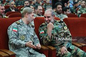 امیر «علی جهانشاهی» فرمانده نیروی زمینی ارتش  و امیر سرلشکر «امیر حاتمی» فرمانده کل ارتش جمهوری اسلامی ایران در نخستین جشنواره ملی سرباز ایرانی