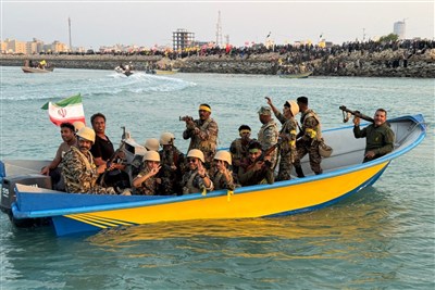 رزمایش «جان‌فدایان ایران» در جزایر خلیج فارس؛ پای تنگه هرمز