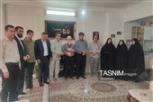 تجلیل از خانواده شهدای هنرمند زنجان در هفته دفاع مقدس