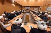 نشست هم‌اندیشی روحانیون فرهیخته اردبیل با نماینده ولی‌فقیه در امور حج و زیارت