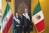 سفیر ایران در مکزیک نشان «رهبر جهانی تغییر» دریافت کرد