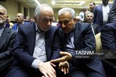   امین‌حسین رحیمی  وزیر دادگستری در مراسم یادبود بدرالسادات عراقچی