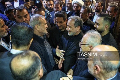 مسعود پزشکیان رئیس جمهور،سید عباس عراقچی وزیر امور خارجه در مراسم یادبود بدرالسادات عراقچی
