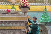 تنظیف ضریح مطهر امام رضا علیه‌السلام